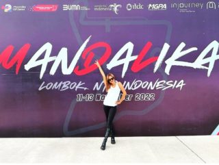WorldSBK @sirkuit_mandalika_id Burning the weekend 🏍💨🔥
•
•
•
#riders #worldchampion #hostess #motorsport #show #enjoylife #indonesia